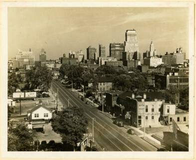 Union Avenue looking toward downtown Memphis, 1942